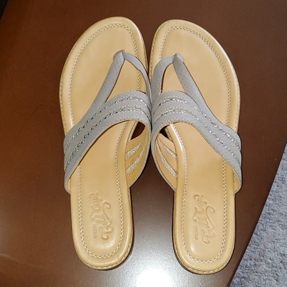 Thong sandals